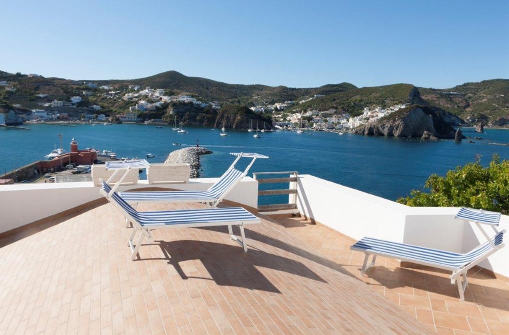 B&B La Terrazza Sul Porto Ponza Exterior foto